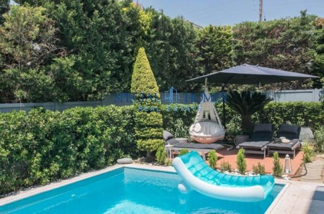 (For Sale) Residential Villa || Athens South/Glyfada - 295 Sq.m, 5 Bedrooms, 2.000.000€ 