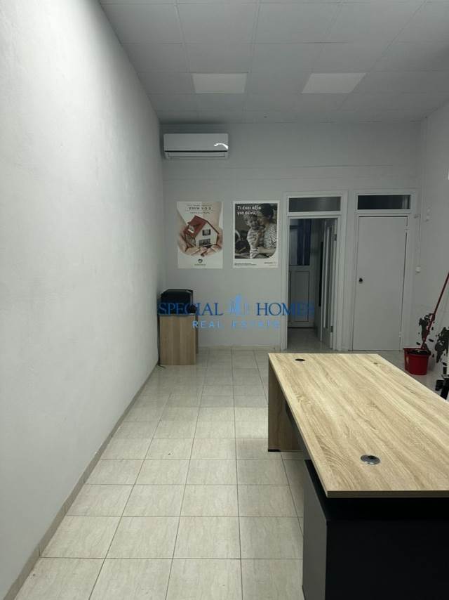 (For Rent) Commercial Retail Shop || Athens Center/Athens - 33 Sq.m, 320€ 