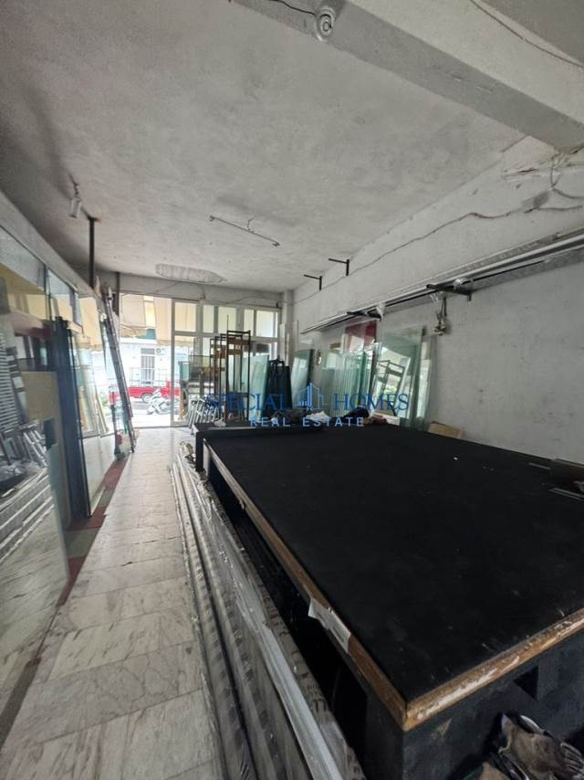 (For Sale) Commercial Retail Shop || Athens Center/Vyronas - 221 Sq.m, 310.000€ 
